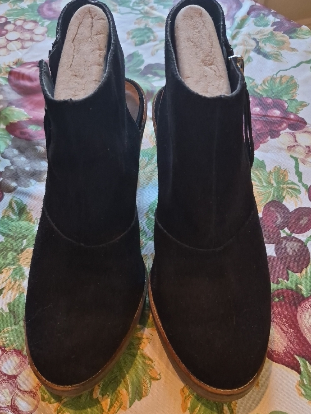 Dolce Vita Black Suede Ankle Booties sz 8